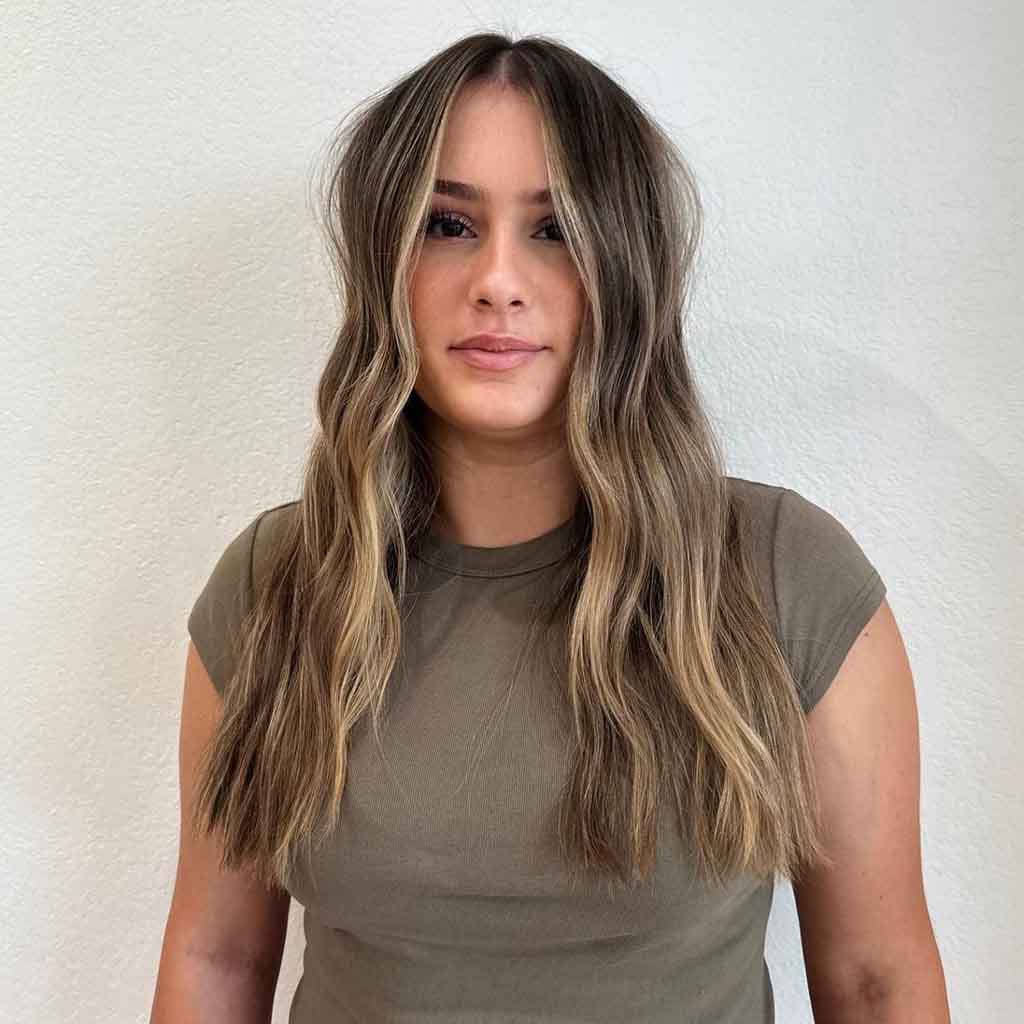 Long Razor Cut Wavy California Brunette With Money Pieces