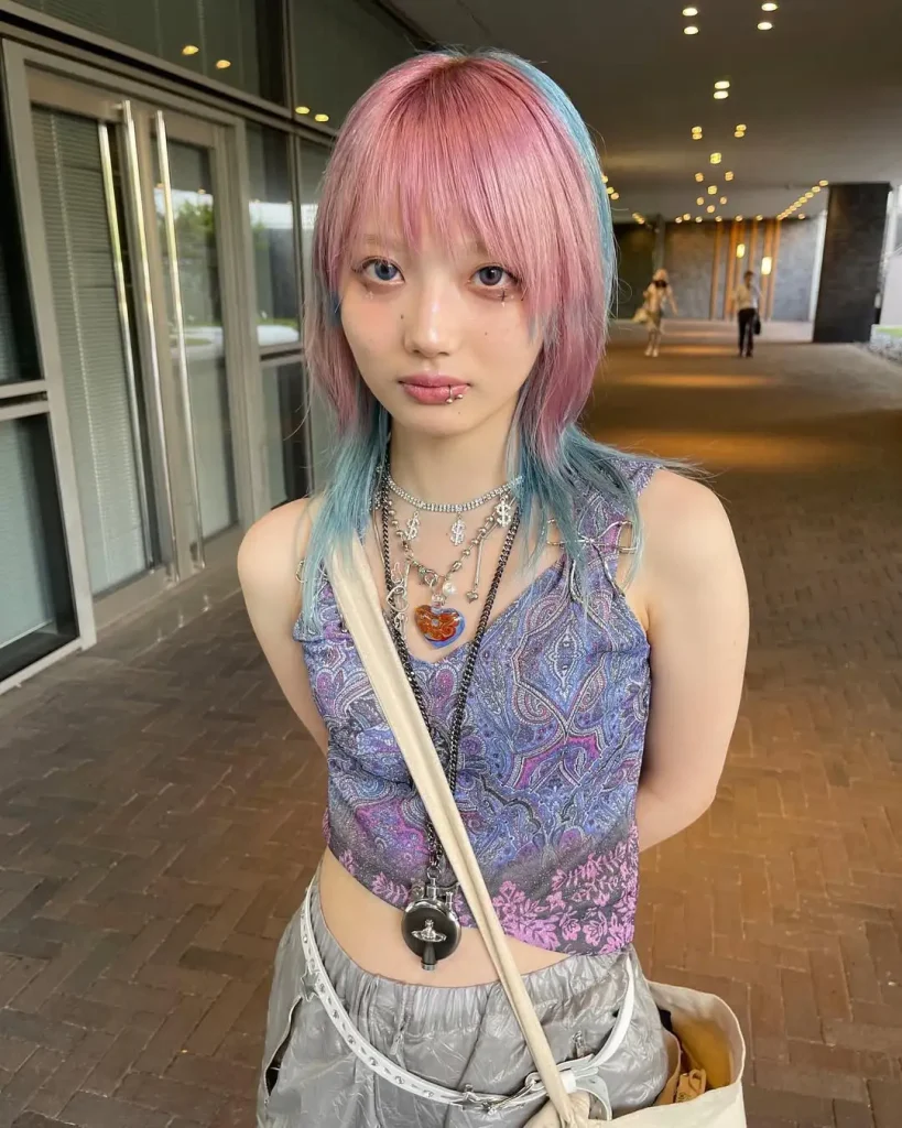 Duo-Toned Jelly Fish Wolf Cut With Power Blue Highlight and Light Pink Choppy Bangs