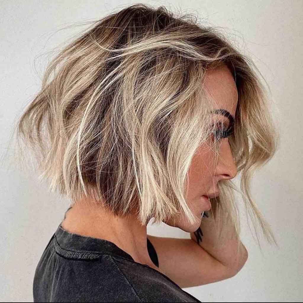 Tousled Duo-Toned Bob HaircutTousled Duo-Toned Bob Haircut