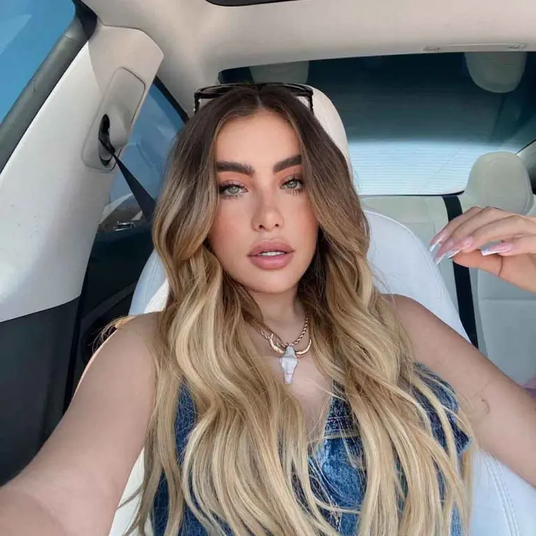 Long Blonde Hair With Choppy Layers