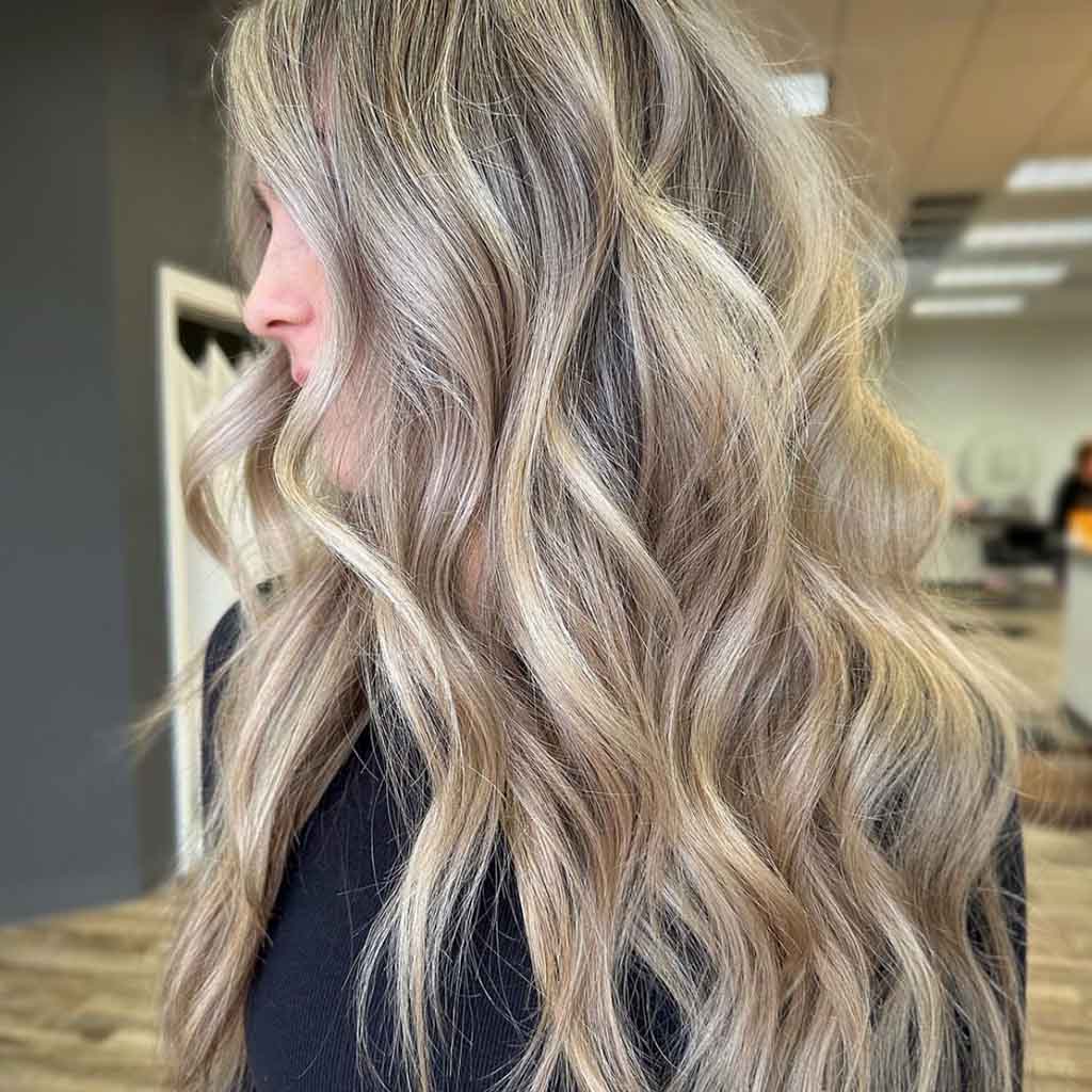 Textured Wavy Champagne Old Money Blonde