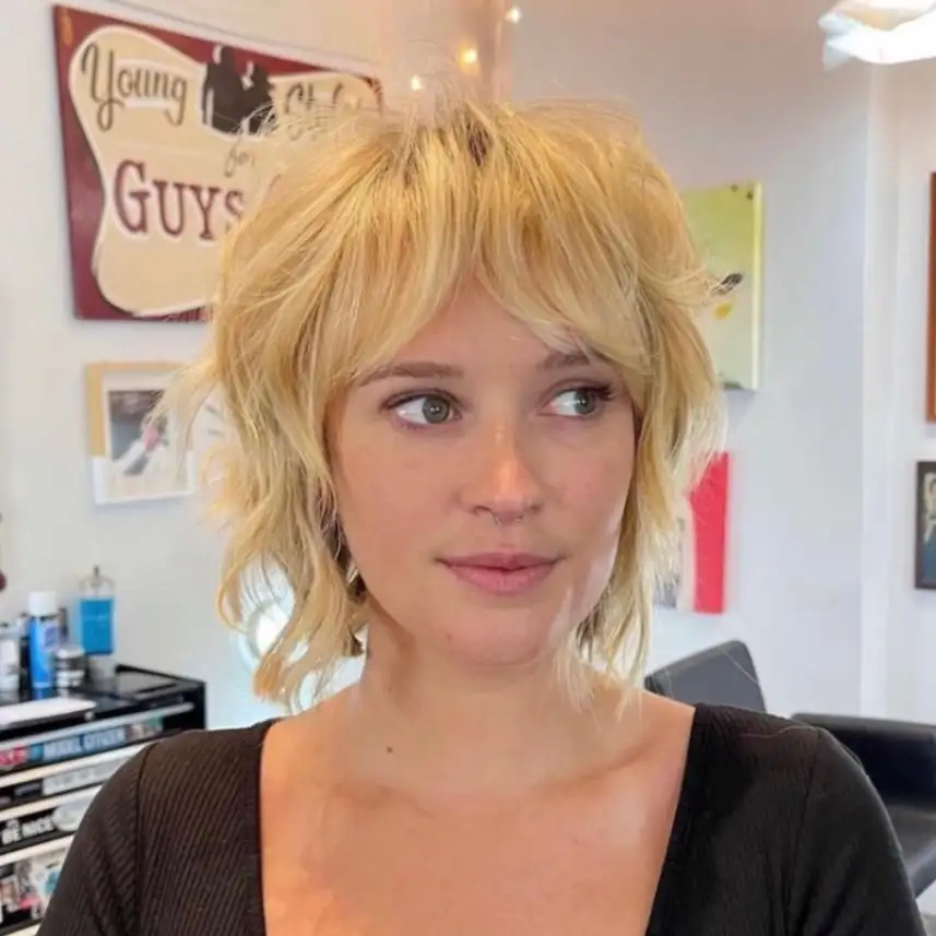 Blonde Wavy Shaggy Mullet Hair With Curtain Bangs