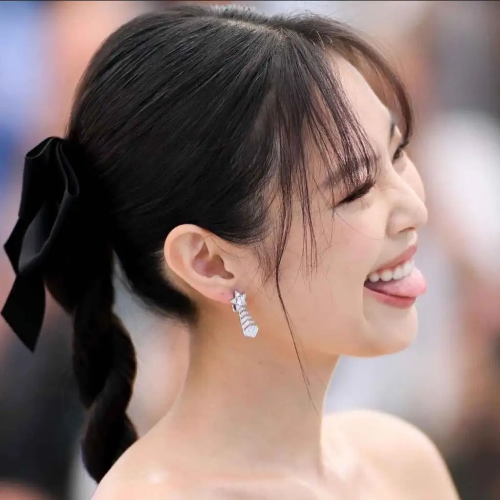 Long Twisted Ponytail With Korean Bangs
