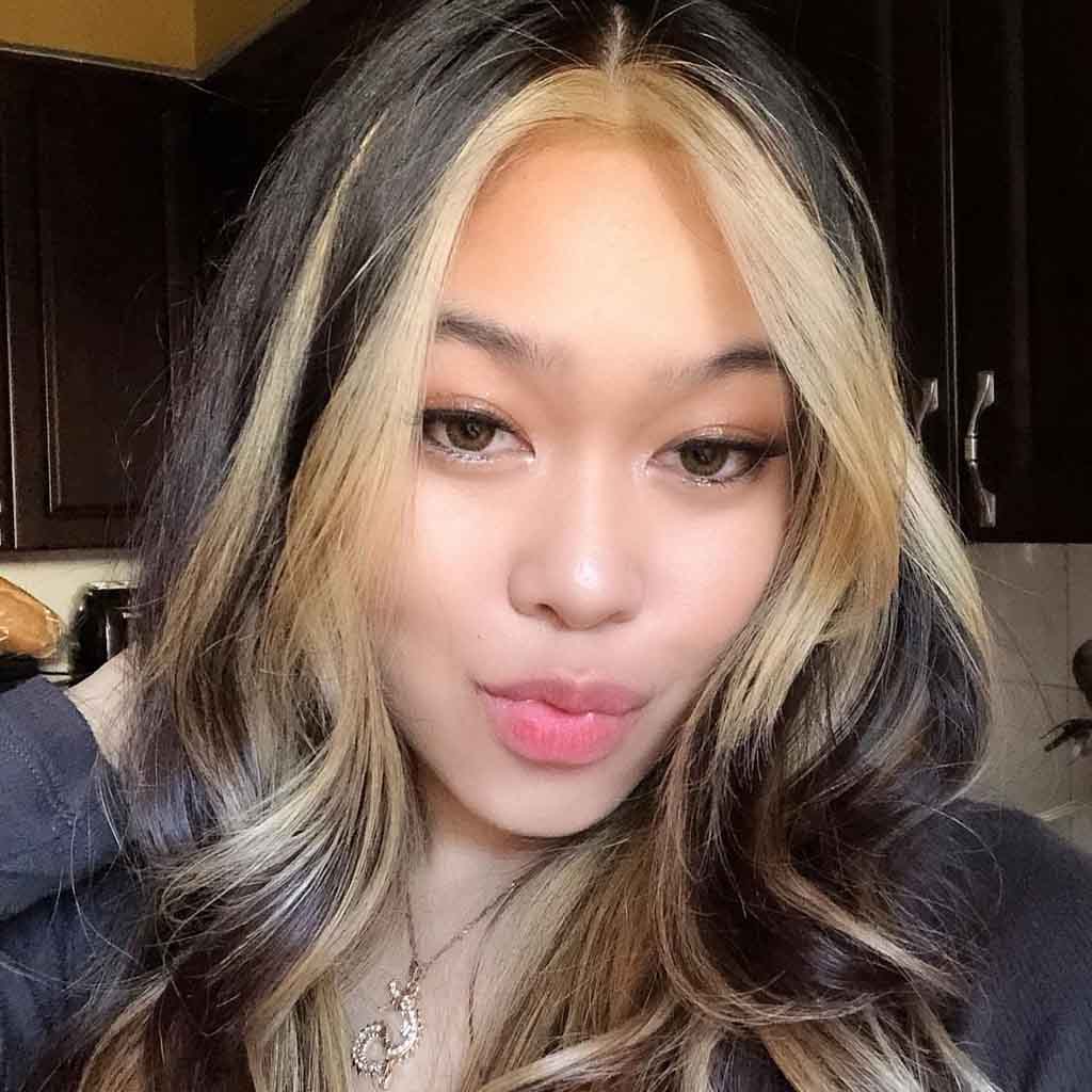 Black Wavy Hair With Blonde Highlights