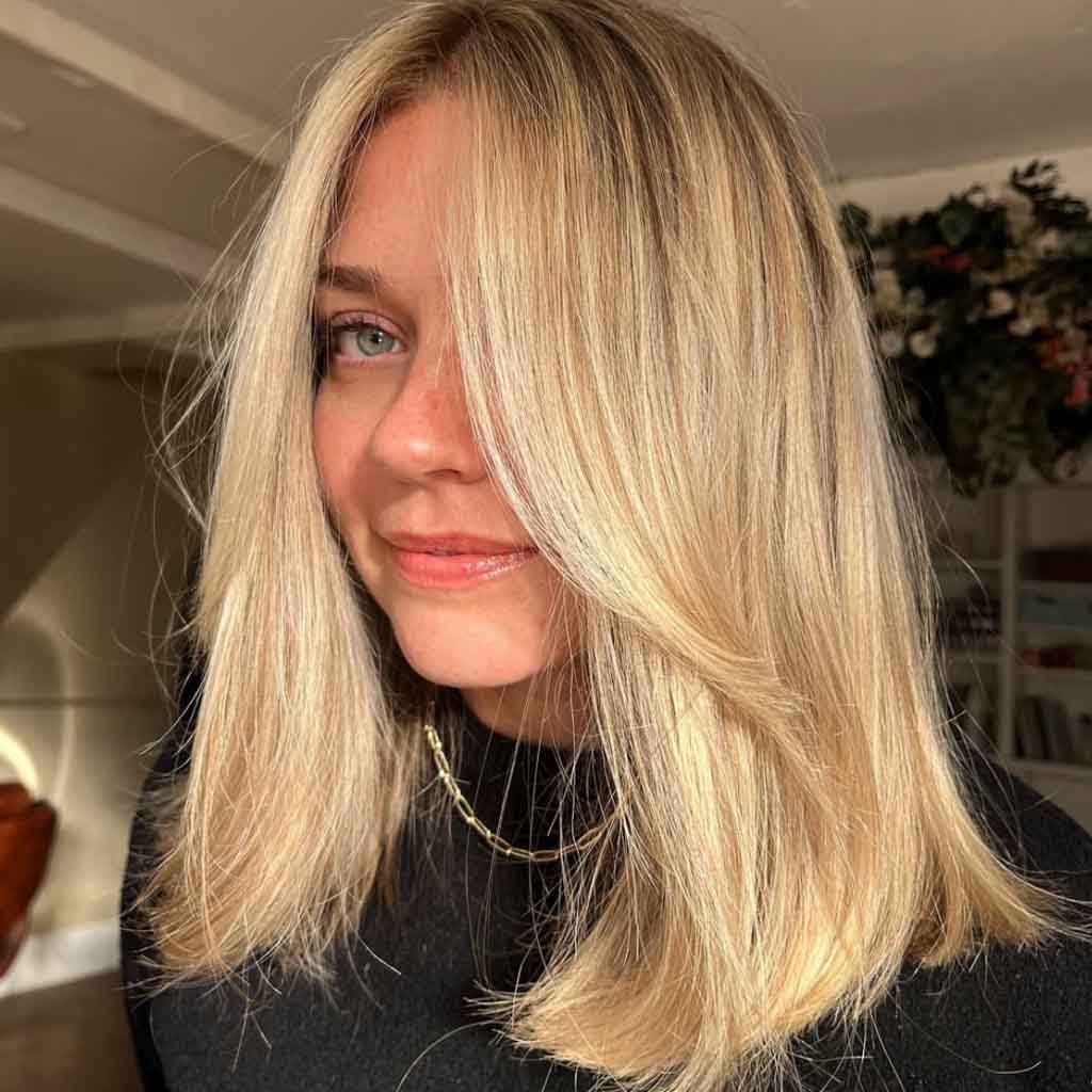 Creamy Blonde Straight Medium Hair