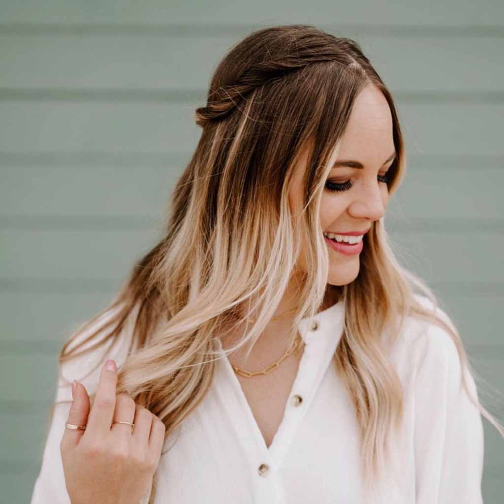 11. Duo Toned Wavy Hair With Twisted Front Strands