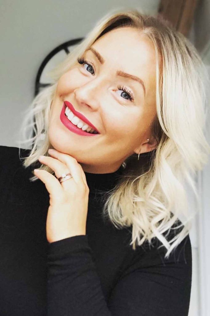 Platinum Blonde Medium Wavy Long Bob