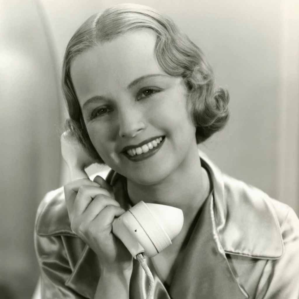 20s Inspired Finger Wave Hairstyle