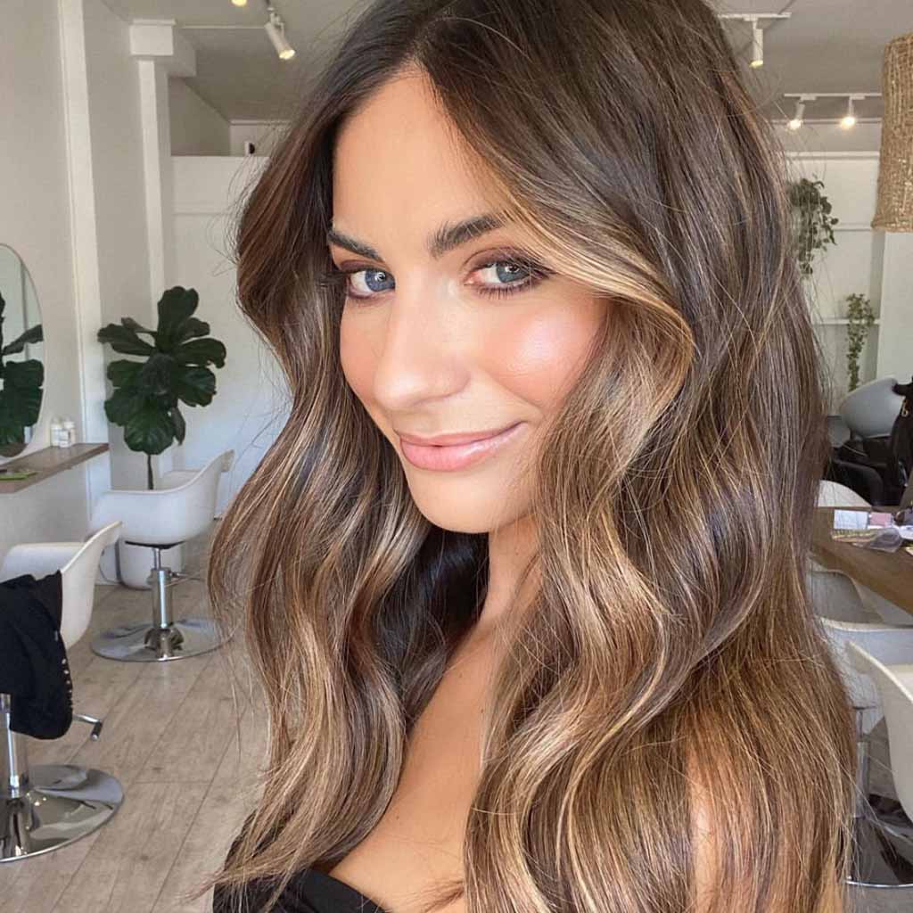 Sun-Kissed Brunette Hair With Blonde Money Pieces