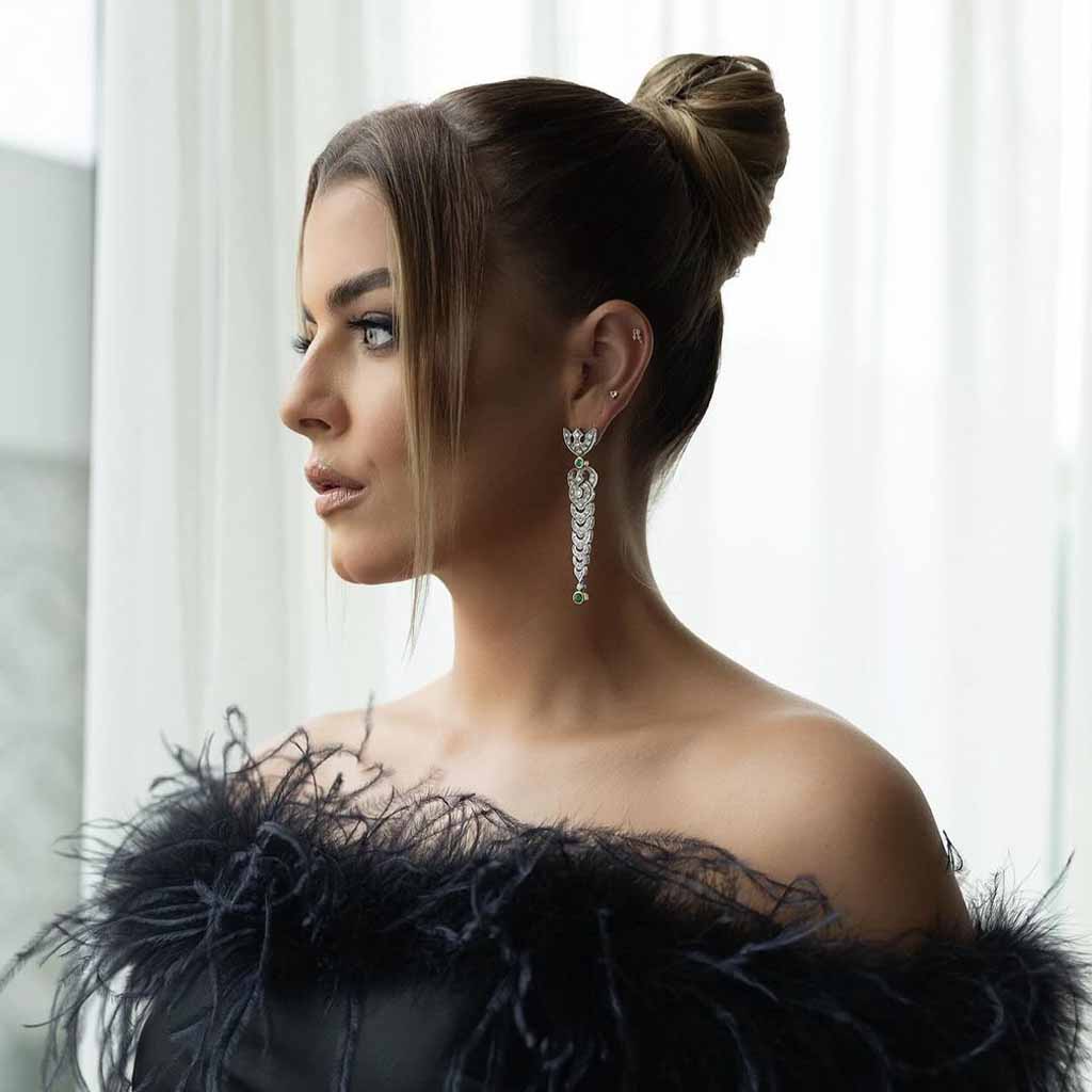 High Classic Bun on Straight Hair