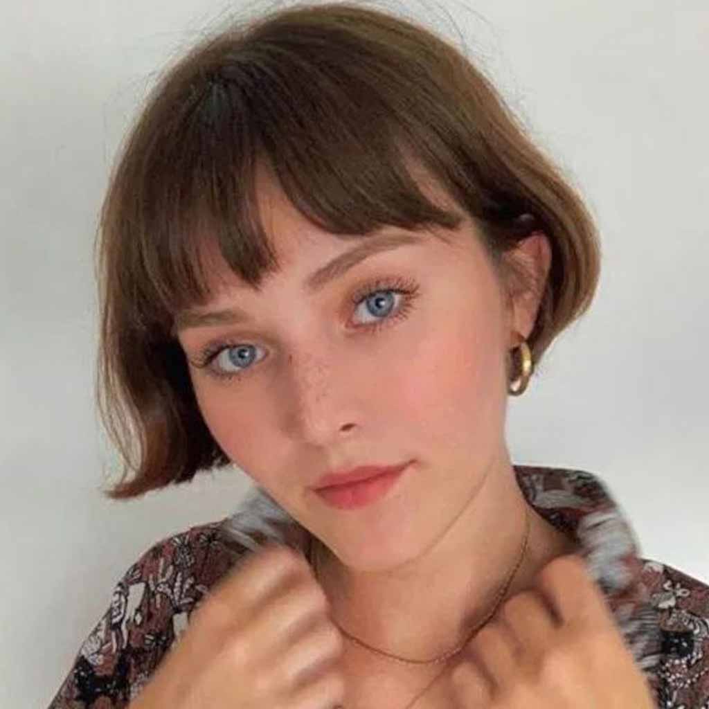 Classic Brown Wavy Bob With Bangs