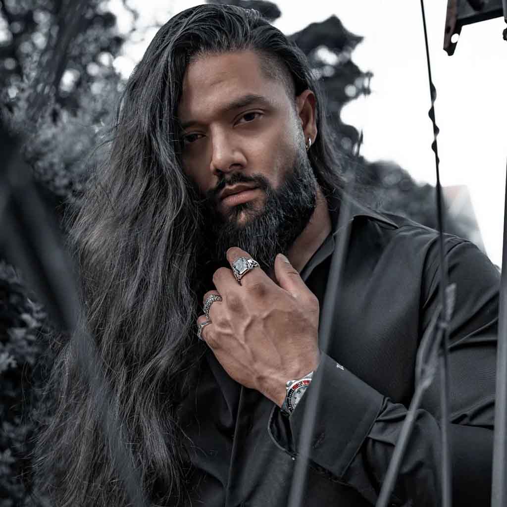 Side-Swept Long Wavy Hair With Undercut