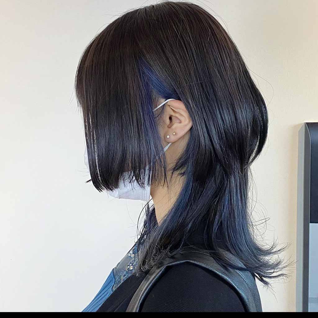 Medium Wolf Cut With Blue Inner Color