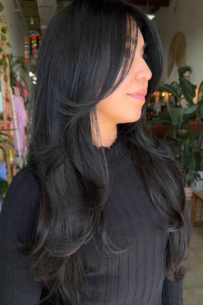 Elegant Black Layers With Soft Waves