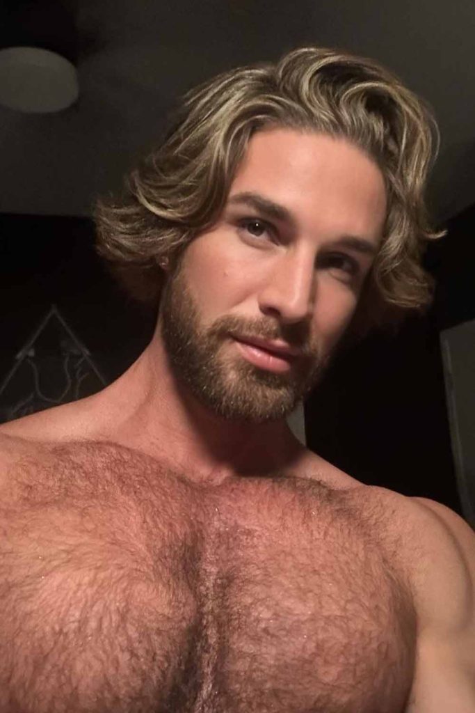 Voluminous Wavy Flow