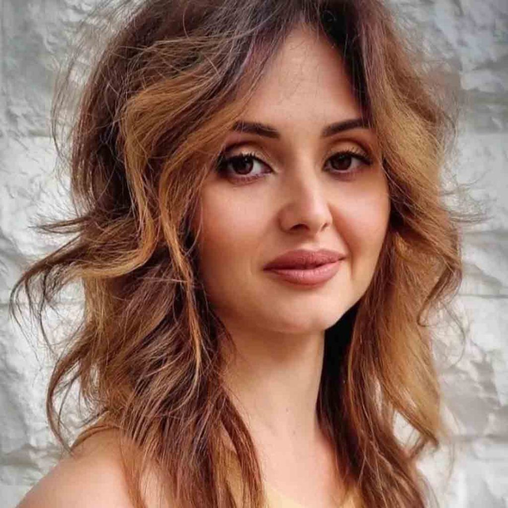 Fluffy Bronde Medium Wolf Cut