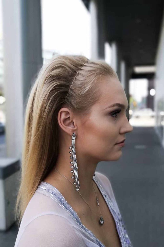 Fluffy Blonde Hair With Little Bounce on Top of Crown Area
