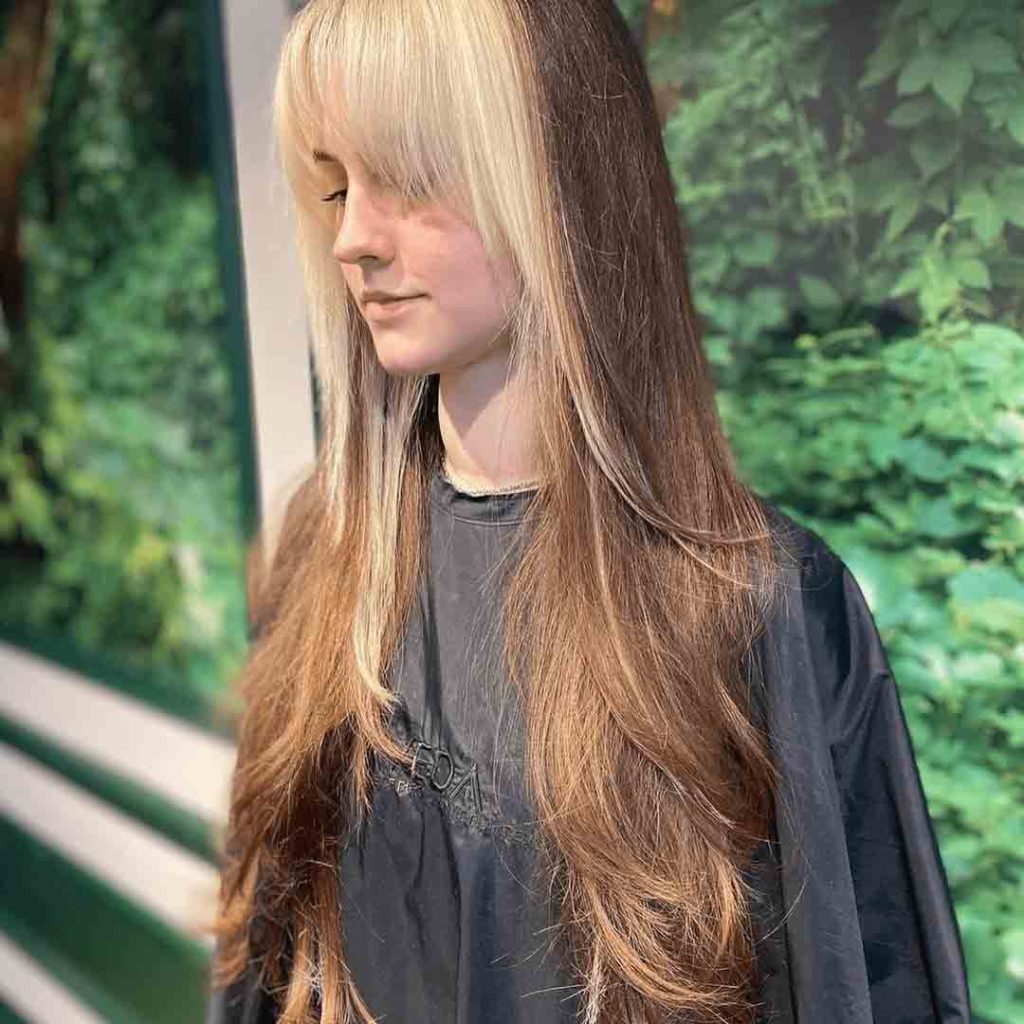 Duo-Tone Wolf Cut With Choppy Layers and Fringes