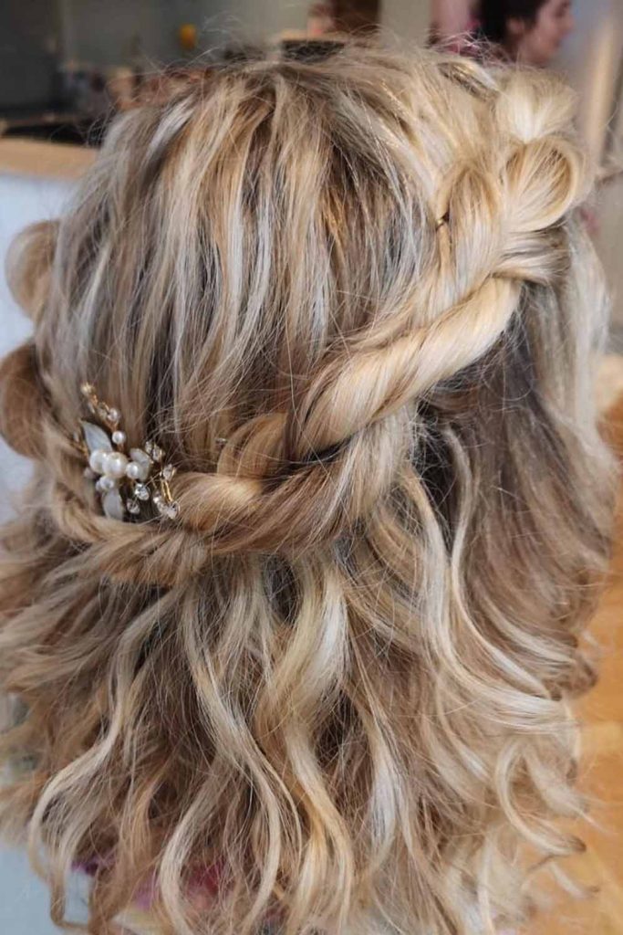 Half Up Half Down Textured Wavy Hair With Dutch Rope Braids